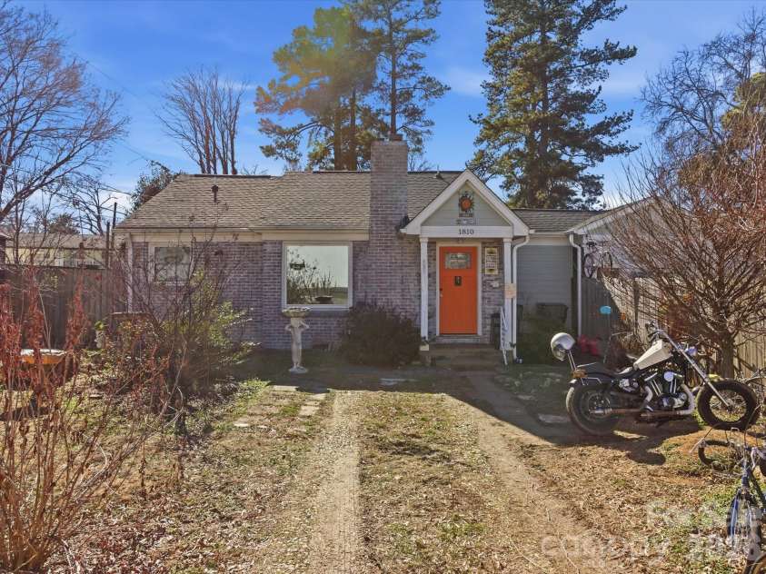 1810 Marguerite Avenue, Charlotte, NC 28205.  MLS# CAR4337583, YatesRealty ID 5153. 