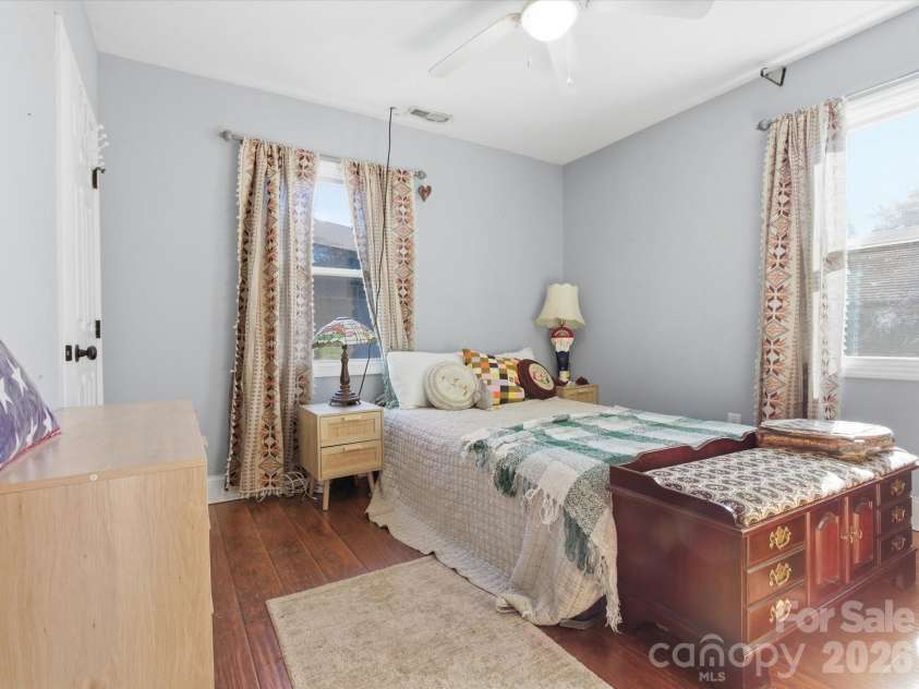 1810 Marguerite Avenue, Charlotte, NC 28205.  MLS# CAR4337583, YatesRealty ID 5153. 