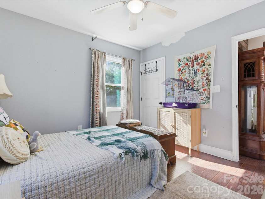 1810 Marguerite Avenue, Charlotte, NC 28205.  MLS# CAR4337583, YatesRealty ID 5153. 