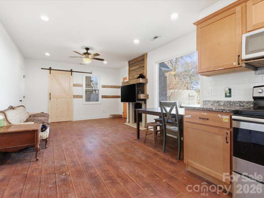 1810 Marguerite Avenue, Charlotte, NC 28205.  MLS# CAR4337583, YatesRealty ID 5153. 