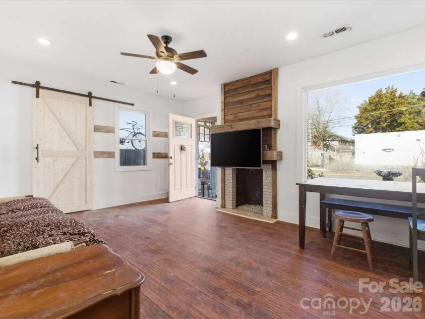 1810 Marguerite Avenue, Charlotte, NC 28205.  MLS# CAR4337583, YatesRealty ID 5153. 