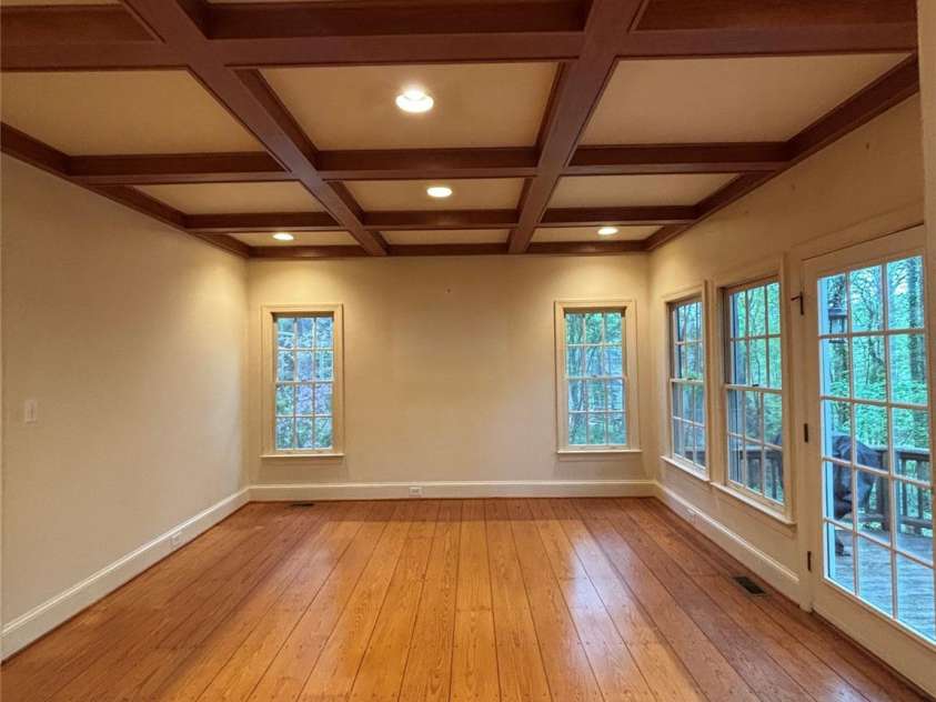 3011 Lakewood Edge Drive, Charlotte, NC 28269.  MLS# CAR4243310, YatesRealty ID 5153. 