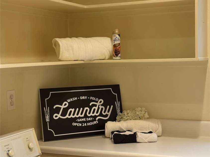 3011 Lakewood Edge Drive, Charlotte, NC 28269.  MLS# CAR4243310, YatesRealty ID 5153. 