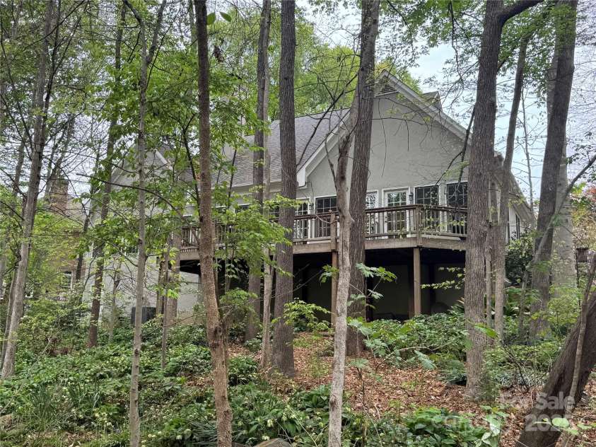 3011 Lakewood Edge Drive, Charlotte, NC 28269.  MLS# CAR4243310, YatesRealty ID 5153. 