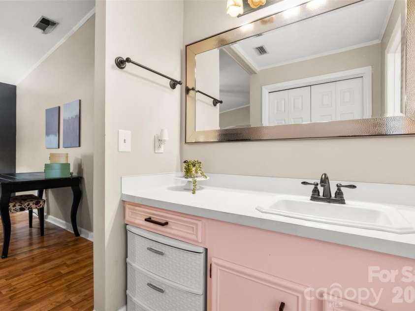 11218 Mallard Crossing Drive, Charlotte, NC 28262.  MLS# CAR4425577, YatesRealty ID 51530. Primary bath