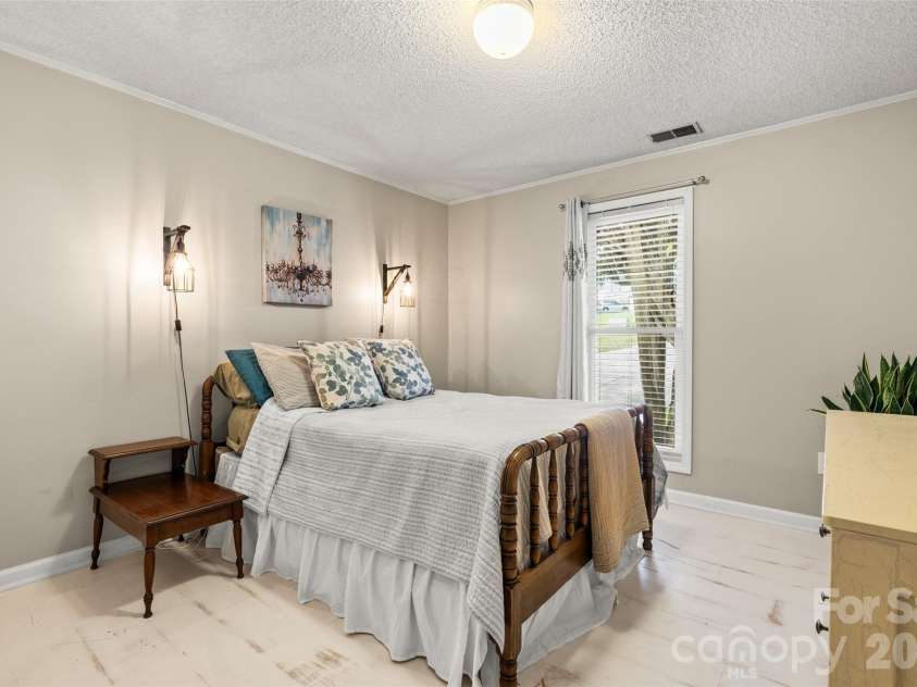 11218 Mallard Crossing Drive, Charlotte, NC 28262.  MLS# CAR4425577, YatesRealty ID 51530. Secondary bedroom