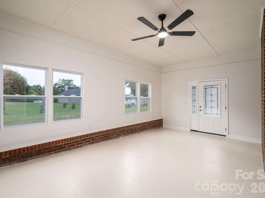 1081 Redleaf Trail, Lincolnton, NC 28092.  MLS# CAR4424595, YatesRealty ID 51531. 