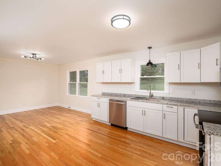 1081 Redleaf Trail, Lincolnton, NC 28092.  MLS# CAR4424595, YatesRealty ID 51531. 
