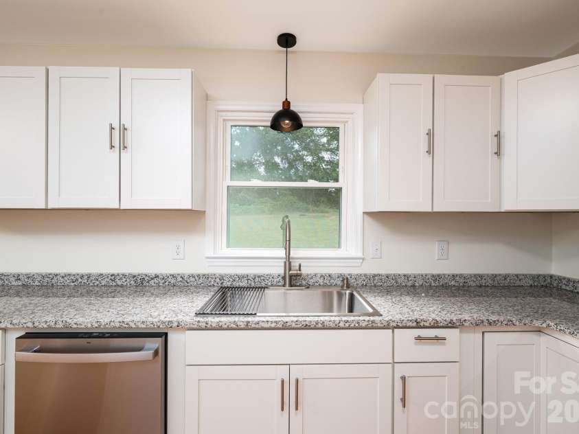 1081 Redleaf Trail, Lincolnton, NC 28092.  MLS# CAR4424595, YatesRealty ID 51531. 