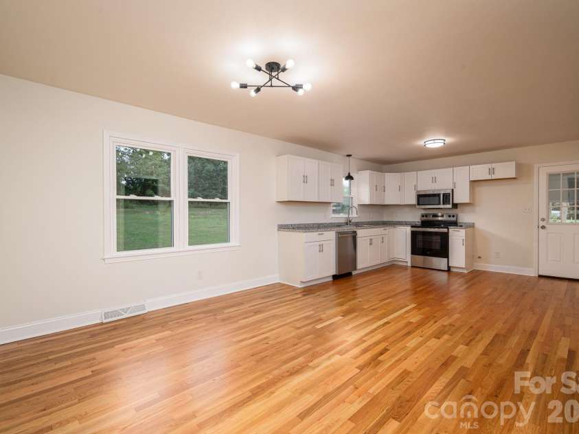 1081 Redleaf Trail, Lincolnton, NC 28092.  MLS# CAR4424595, YatesRealty ID 51531. 