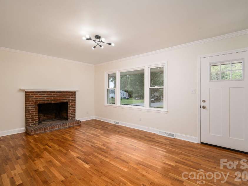 1081 Redleaf Trail, Lincolnton, NC 28092.  MLS# CAR4424595, YatesRealty ID 51531. 