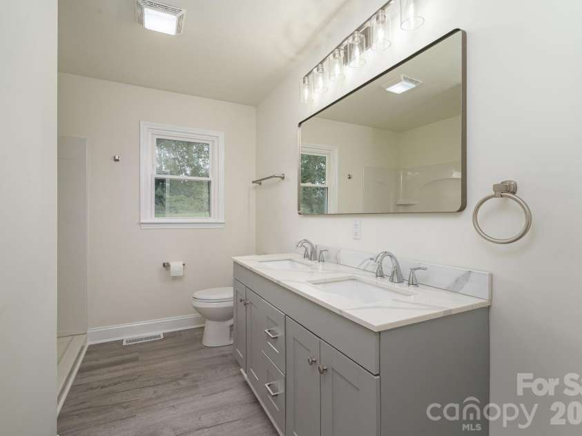 1081 Redleaf Trail, Lincolnton, NC 28092.  MLS# CAR4424595, YatesRealty ID 51531. 