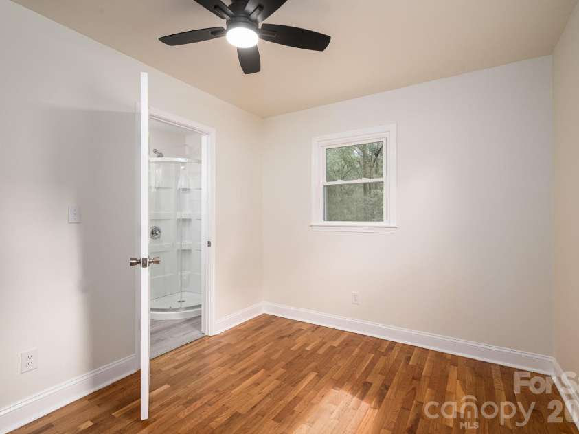1081 Redleaf Trail, Lincolnton, NC 28092.  MLS# CAR4424595, YatesRealty ID 51531. 