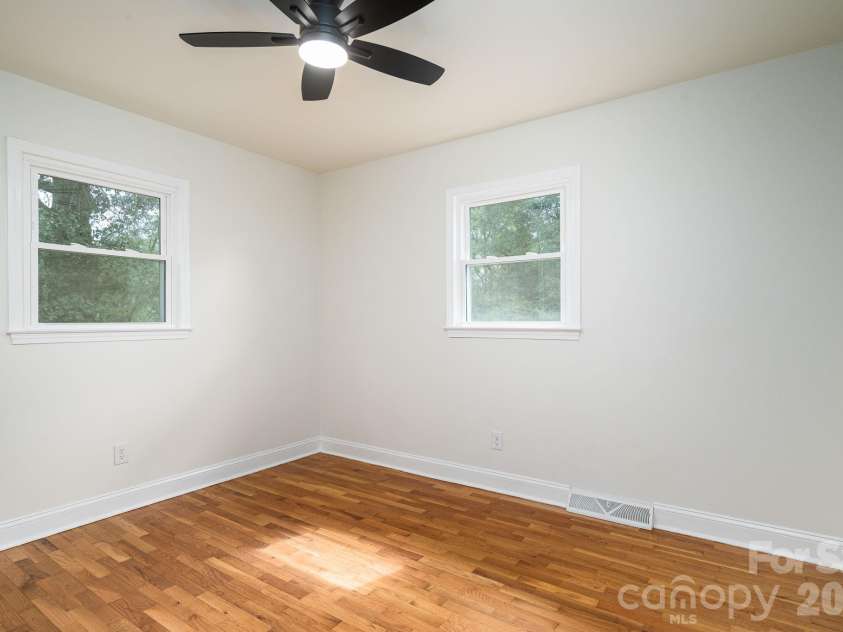 1081 Redleaf Trail, Lincolnton, NC 28092.  MLS# CAR4424595, YatesRealty ID 51531. 