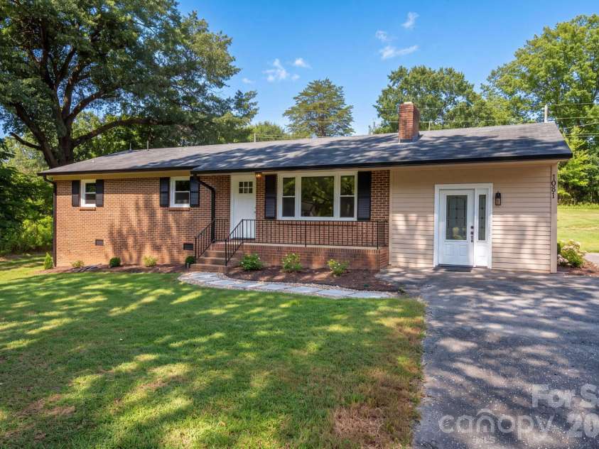 1081 Redleaf Trail, Lincolnton, NC 28092.  MLS# CAR4424595, YatesRealty ID 51531. 
