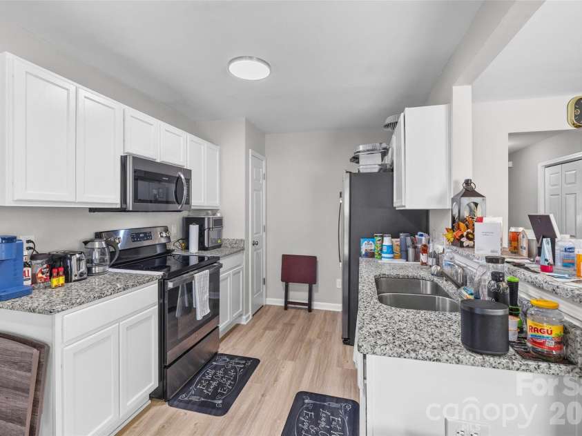 5413 Esther Lane, Charlotte, NC 28214.  MLS# CAR4426149, YatesRealty ID 51532. 