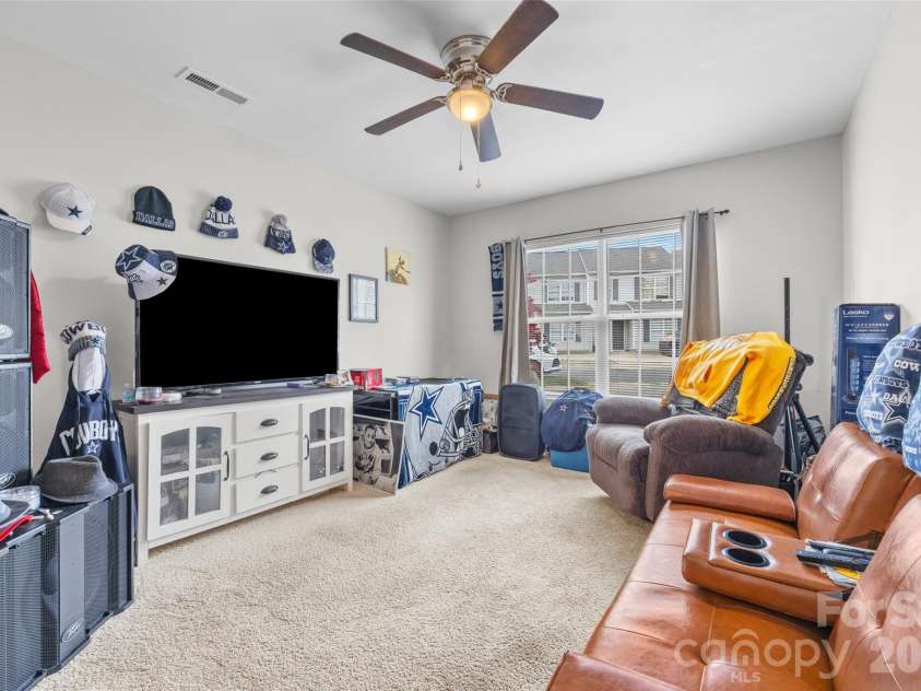 5413 Esther Lane, Charlotte, NC 28214.  MLS# CAR4426149, YatesRealty ID 51532. 