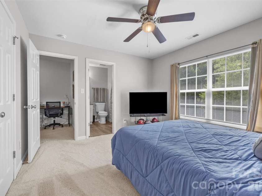 5413 Esther Lane, Charlotte, NC 28214.  MLS# CAR4426149, YatesRealty ID 51532. 