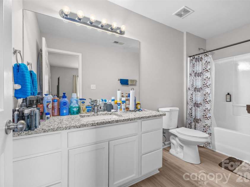 5413 Esther Lane, Charlotte, NC 28214.  MLS# CAR4426149, YatesRealty ID 51532. 