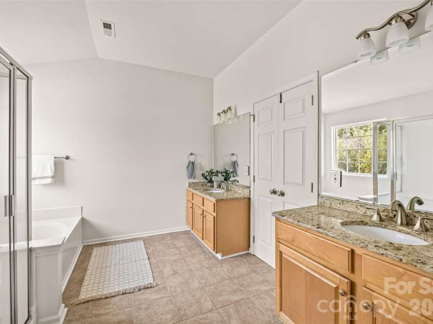 6106 Greengate Lane, Waxhaw, NC 28173.  MLS# CAR4420933, YatesRealty ID 51534. 