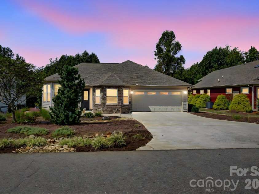 35 Penley Park Drive, Weaverville, NC 28787.  MLS# CAR4424413, YatesRealty ID 51535. 