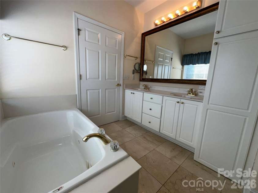 7672 Maple Bluff Lane, Concord, NC 28025.  MLS# CAR4425660, YatesRealty ID 51536. 