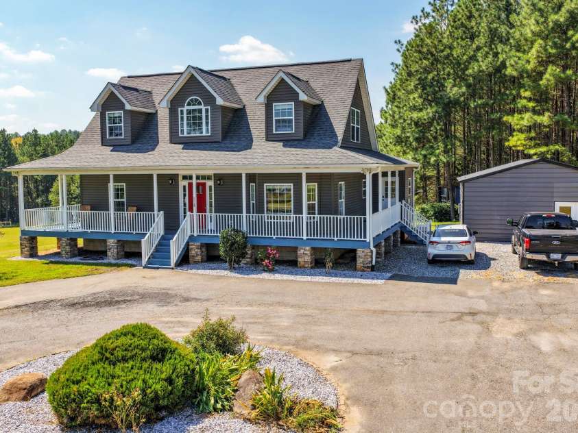 274 Boykin Place, Forest City, NC 28043.  MLS# CAR4425924, YatesRealty ID 51538. Circular drive