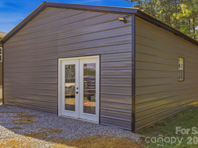 274 Boykin Place, Forest City, NC 28043.  MLS# CAR4425924, YatesRealty ID 51538. Garage with Finished guest quarters