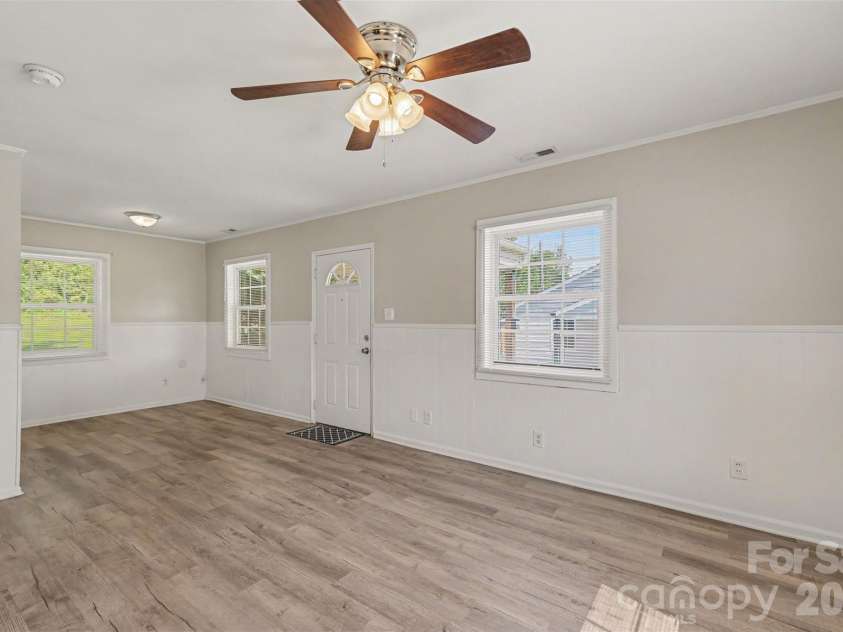 1037 Cherokee Avenue, Rock Hill, SC 29732.  MLS# CAR4408050, YatesRealty ID 51539. 