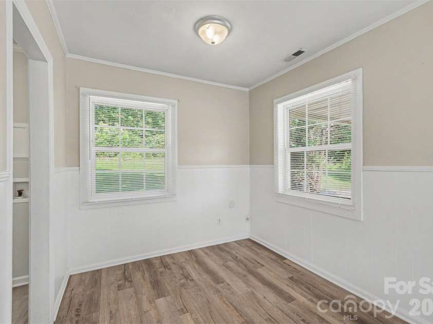 1037 Cherokee Avenue, Rock Hill, SC 29732.  MLS# CAR4408050, YatesRealty ID 51539. 