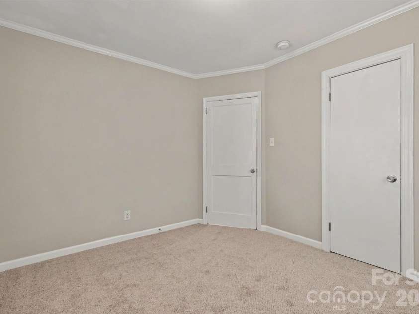 1037 Cherokee Avenue, Rock Hill, SC 29732.  MLS# CAR4408050, YatesRealty ID 51539. 