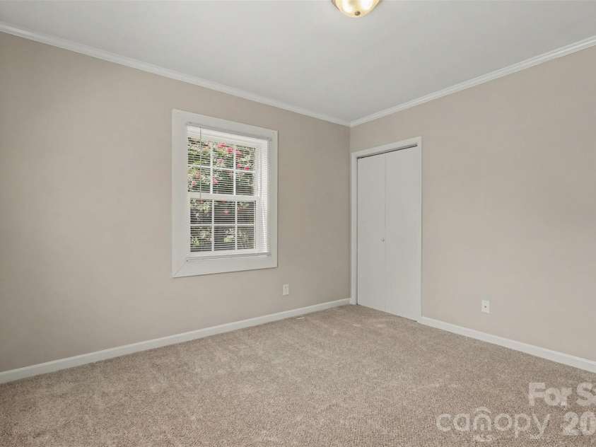 1037 Cherokee Avenue, Rock Hill, SC 29732.  MLS# CAR4408050, YatesRealty ID 51539. 