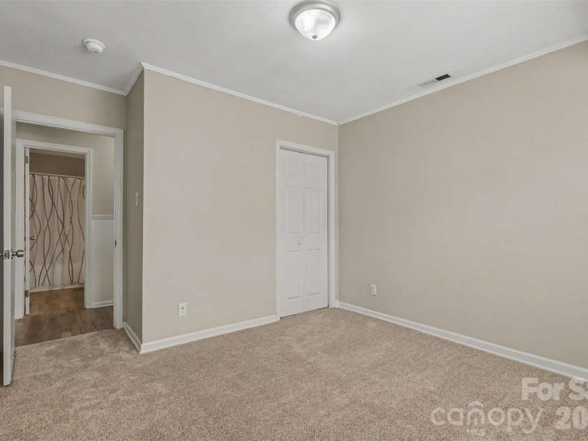 1037 Cherokee Avenue, Rock Hill, SC 29732.  MLS# CAR4408050, YatesRealty ID 51539. 