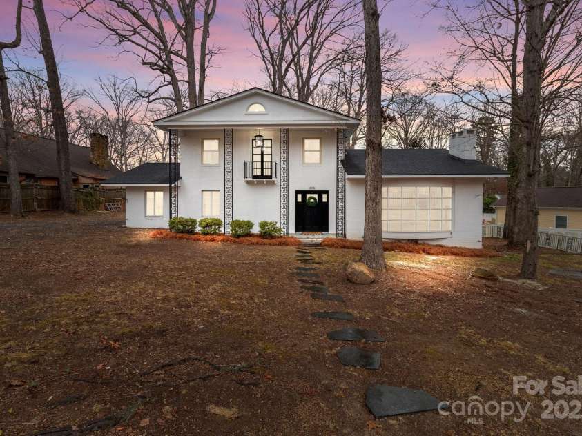 805 East Street, Albemarle, NC 28001.  MLS# CAR4232792, YatesRealty ID 5154. 