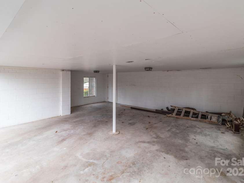 805 East Street, Albemarle, NC 28001.  MLS# CAR4232792, YatesRealty ID 5154. 