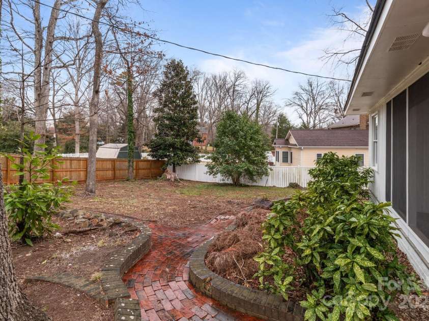 805 East Street, Albemarle, NC 28001.  MLS# CAR4232792, YatesRealty ID 5154. 