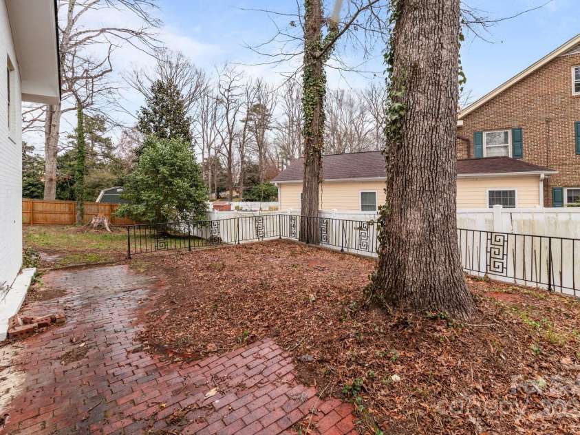 805 East Street, Albemarle, NC 28001.  MLS# CAR4232792, YatesRealty ID 5154. 