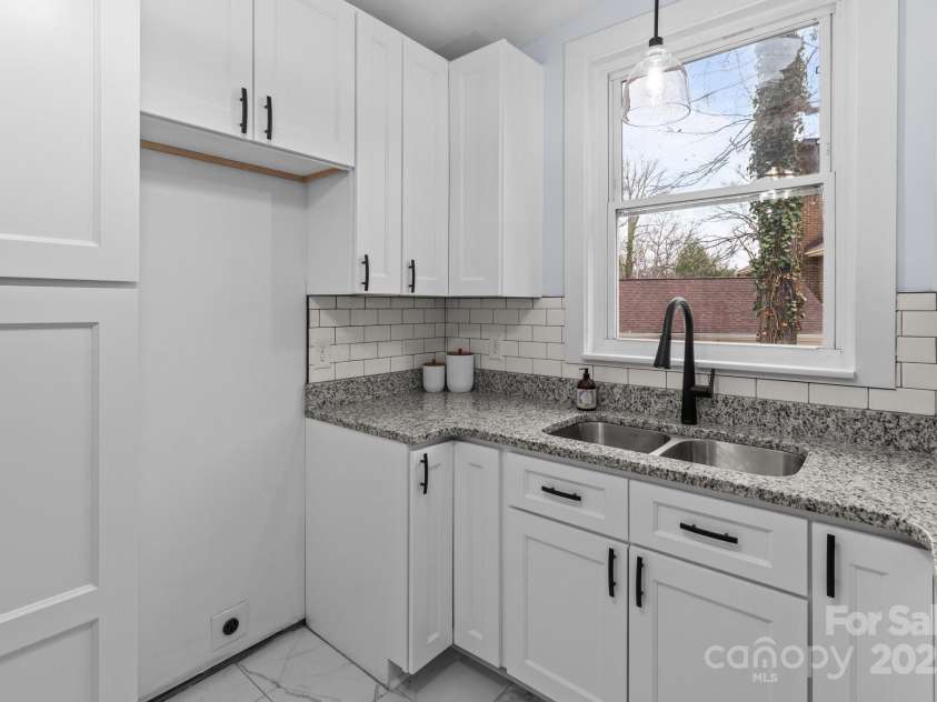 805 East Street, Albemarle, NC 28001.  MLS# CAR4232792, YatesRealty ID 5154. 