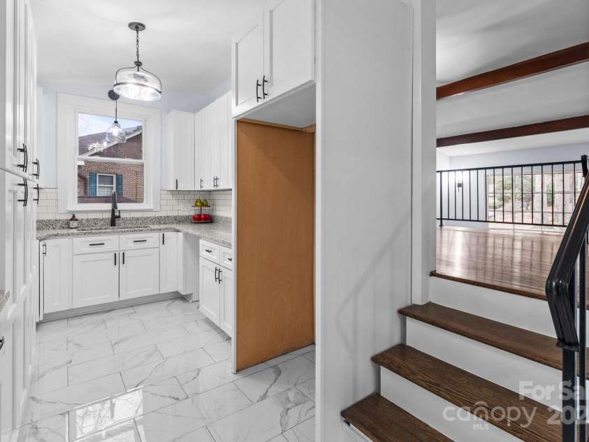 805 East Street, Albemarle, NC 28001.  MLS# CAR4232792, YatesRealty ID 5154. 