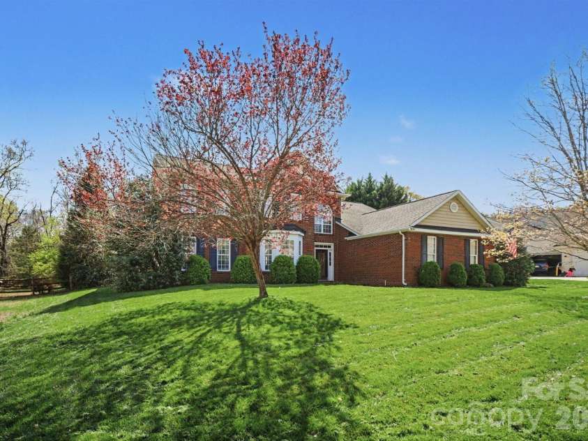 9805 Tompkins Lane, Waxhaw, NC 28173.  MLS# CAR4359142, YatesRealty ID 5154. 