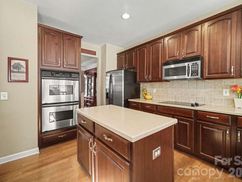 9805 Tompkins Lane, Waxhaw, NC 28173.  MLS# CAR4359142, YatesRealty ID 5154. 