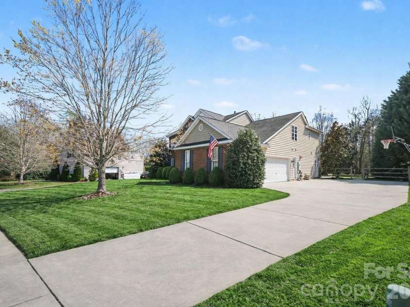 9805 Tompkins Lane, Waxhaw, NC 28173.  MLS# CAR4359142, YatesRealty ID 5154. 