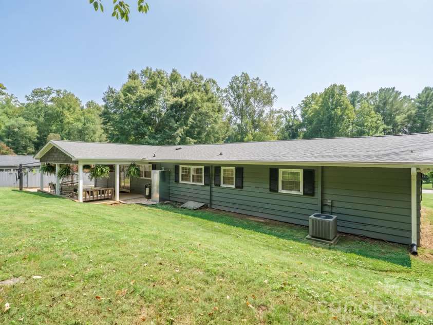 115 Eastwood Park Drive, Lenoir, NC 28645.  MLS# CAR4425611, YatesRealty ID 51540. 