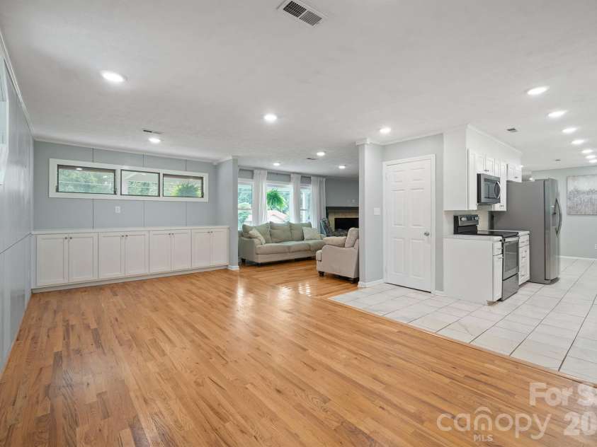 115 Eastwood Park Drive, Lenoir, NC 28645.  MLS# CAR4425611, YatesRealty ID 51540. 