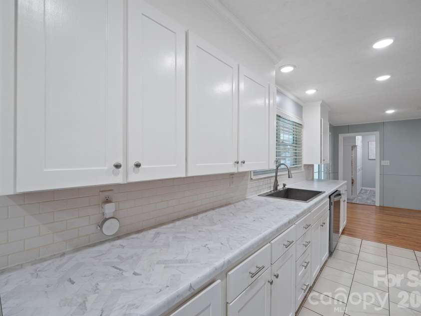 115 Eastwood Park Drive, Lenoir, NC 28645.  MLS# CAR4425611, YatesRealty ID 51540. 