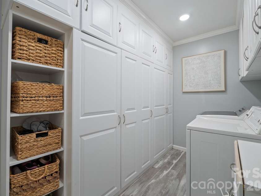 115 Eastwood Park Drive, Lenoir, NC 28645.  MLS# CAR4425611, YatesRealty ID 51540. 