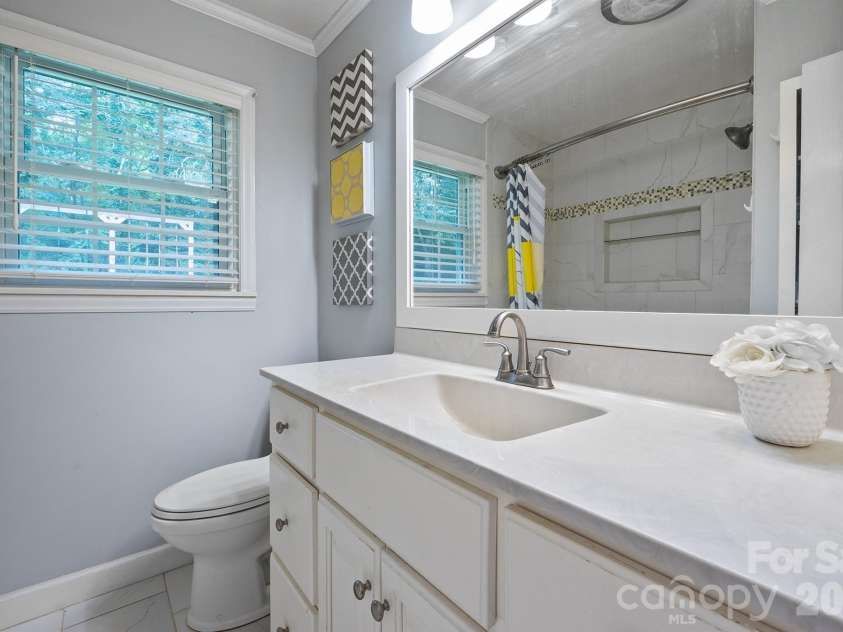115 Eastwood Park Drive, Lenoir, NC 28645.  MLS# CAR4425611, YatesRealty ID 51540. 