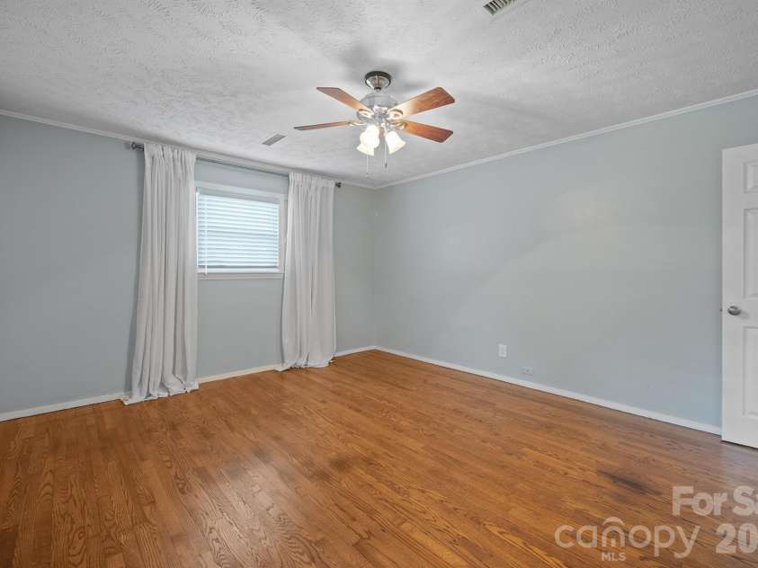 115 Eastwood Park Drive, Lenoir, NC 28645.  MLS# CAR4425611, YatesRealty ID 51540. 