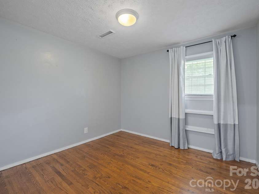 115 Eastwood Park Drive, Lenoir, NC 28645.  MLS# CAR4425611, YatesRealty ID 51540. 