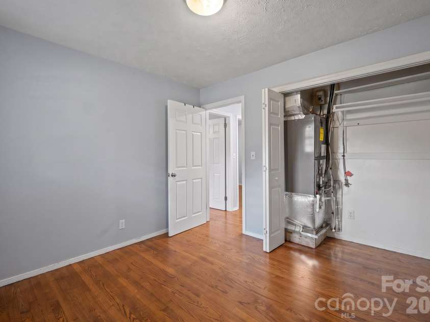 115 Eastwood Park Drive, Lenoir, NC 28645.  MLS# CAR4425611, YatesRealty ID 51540. 